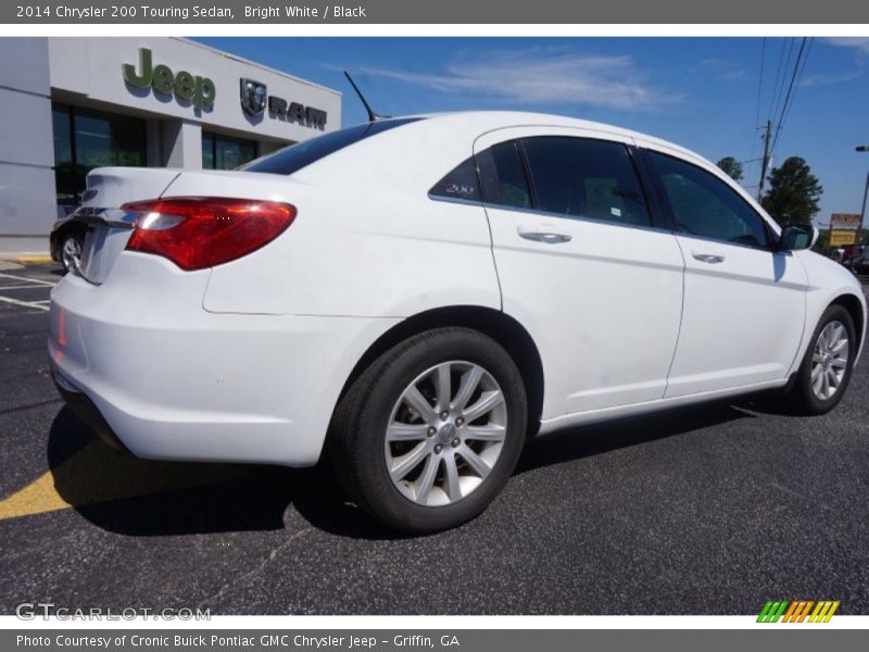 Bright White / Black 2014 Chrysler 200 Touring Sedan