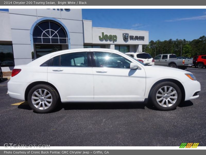 Bright White / Black 2014 Chrysler 200 Touring Sedan