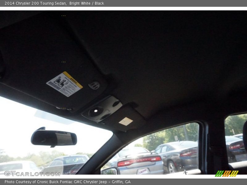 Bright White / Black 2014 Chrysler 200 Touring Sedan