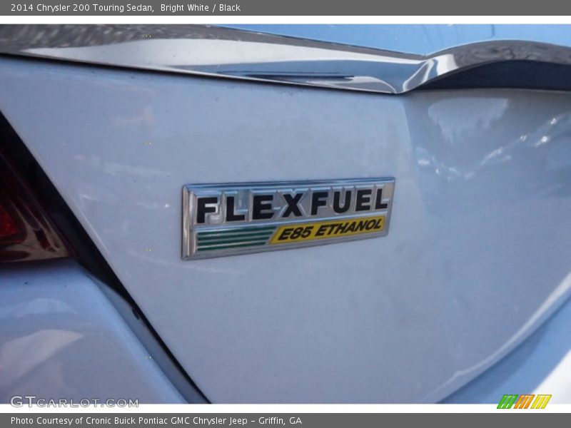 Bright White / Black 2014 Chrysler 200 Touring Sedan