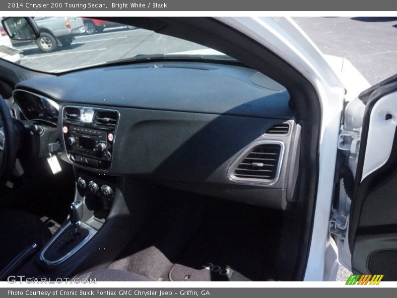 Bright White / Black 2014 Chrysler 200 Touring Sedan