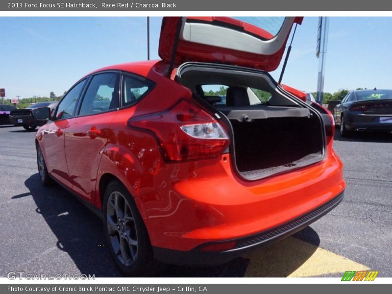 Race Red / Charcoal Black 2013 Ford Focus SE Hatchback