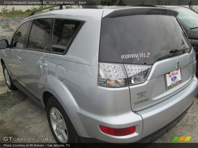 Cool Silver Metallic / Black 2010 Mitsubishi Outlander ES
