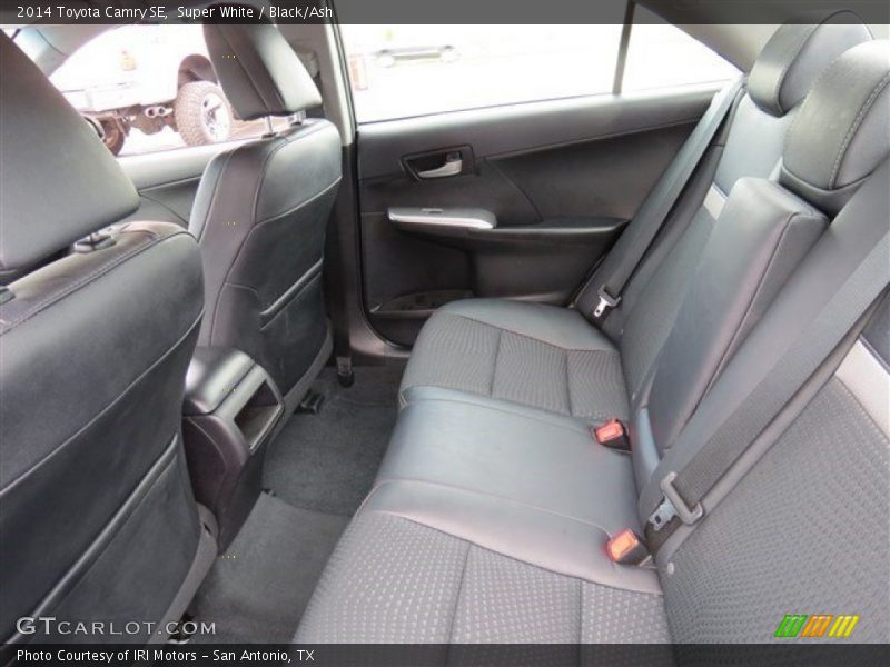 Super White / Black/Ash 2014 Toyota Camry SE