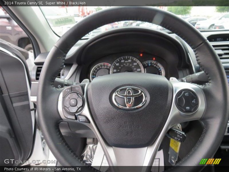 Super White / Black/Ash 2014 Toyota Camry SE