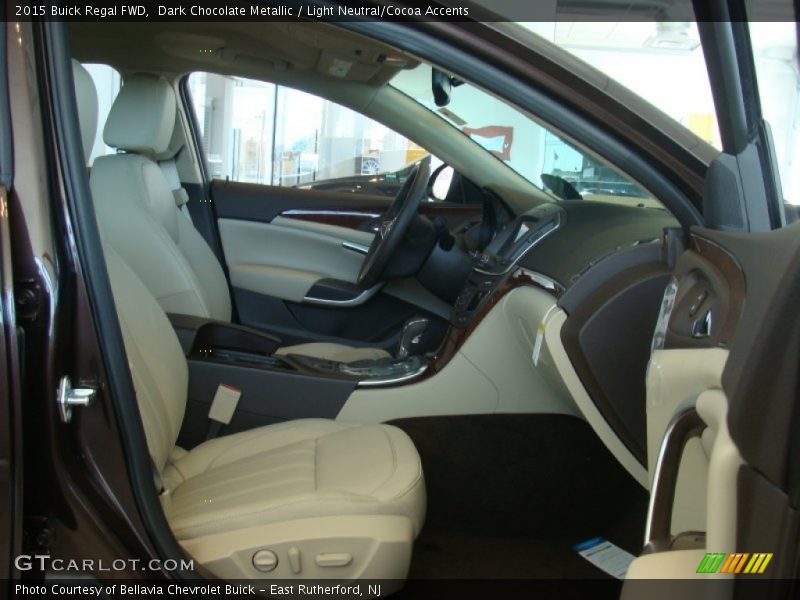 Dark Chocolate Metallic / Light Neutral/Cocoa Accents 2015 Buick Regal FWD