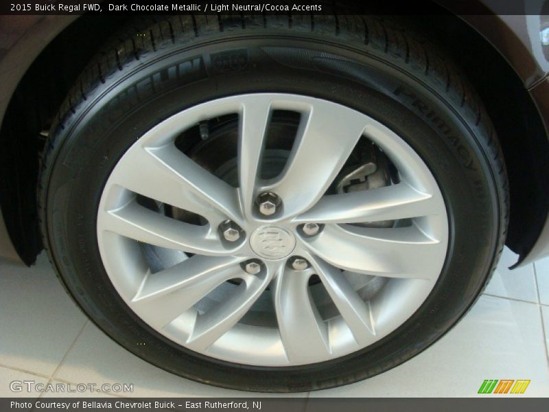 Dark Chocolate Metallic / Light Neutral/Cocoa Accents 2015 Buick Regal FWD