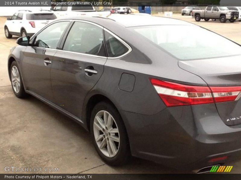Magnetic Gray Metallic / Light Gray 2014 Toyota Avalon XLE