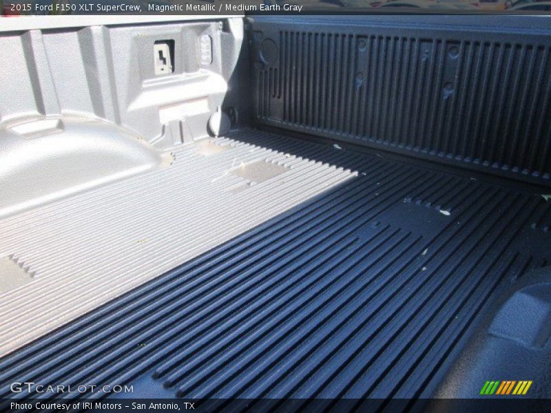 Magnetic Metallic / Medium Earth Gray 2015 Ford F150 XLT SuperCrew