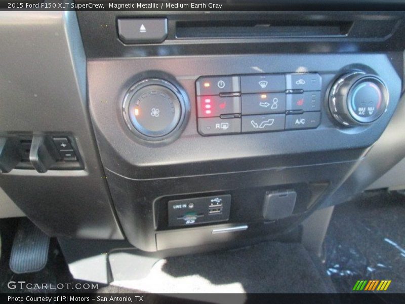 Magnetic Metallic / Medium Earth Gray 2015 Ford F150 XLT SuperCrew