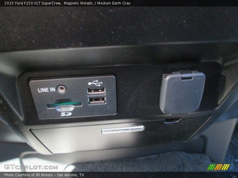Magnetic Metallic / Medium Earth Gray 2015 Ford F150 XLT SuperCrew