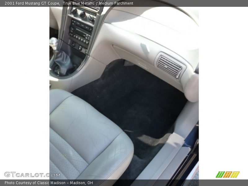 True Blue Metallic / Medium Parchment 2001 Ford Mustang GT Coupe