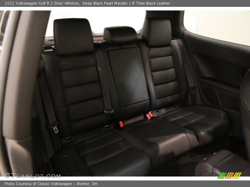 Deep Black Pearl Metallic / R Titan Black Leather 2012 Volkswagen Golf R 2 Door 4Motion