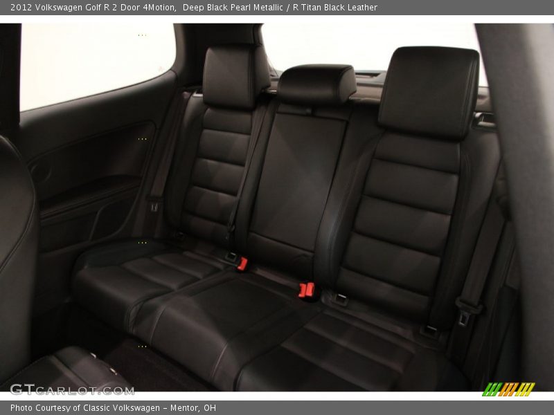 Deep Black Pearl Metallic / R Titan Black Leather 2012 Volkswagen Golf R 2 Door 4Motion