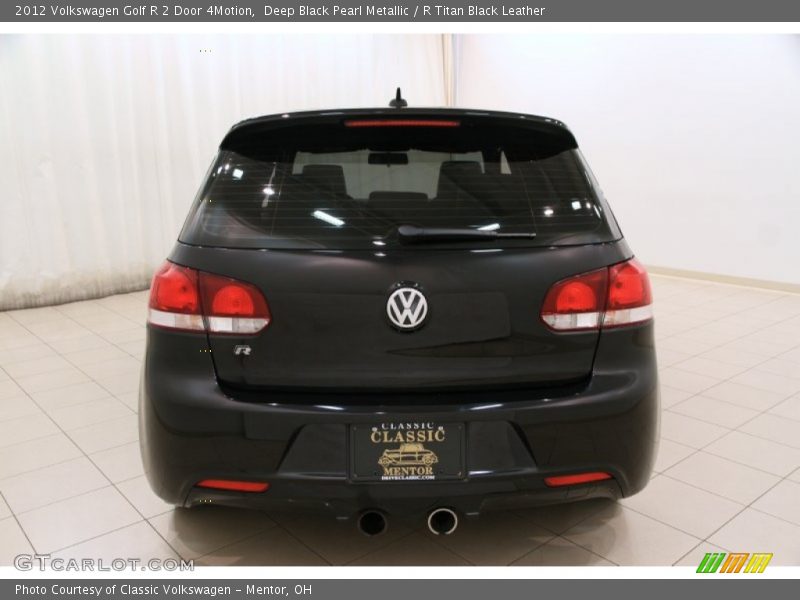 Deep Black Pearl Metallic / R Titan Black Leather 2012 Volkswagen Golf R 2 Door 4Motion