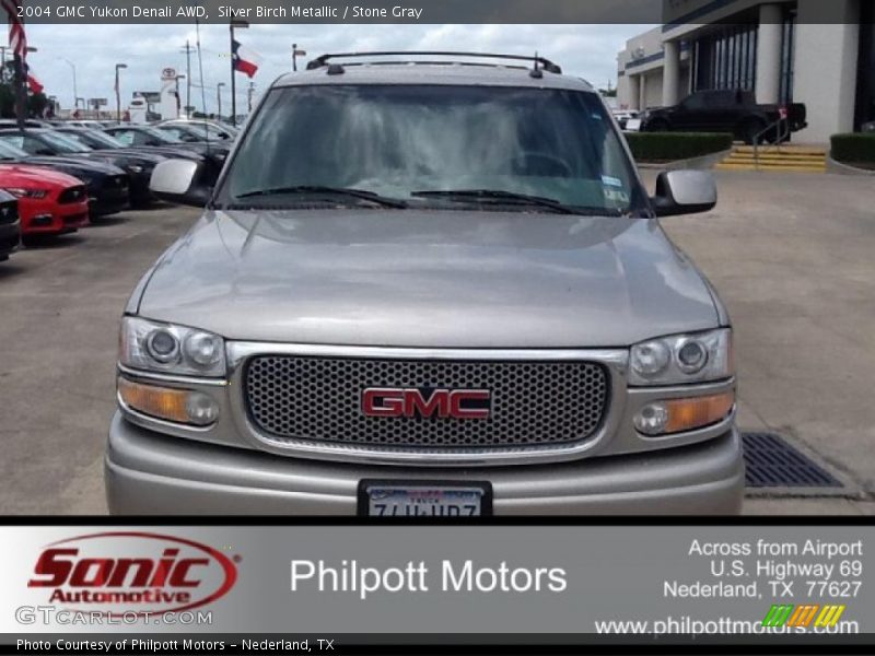 Silver Birch Metallic / Stone Gray 2004 GMC Yukon Denali AWD