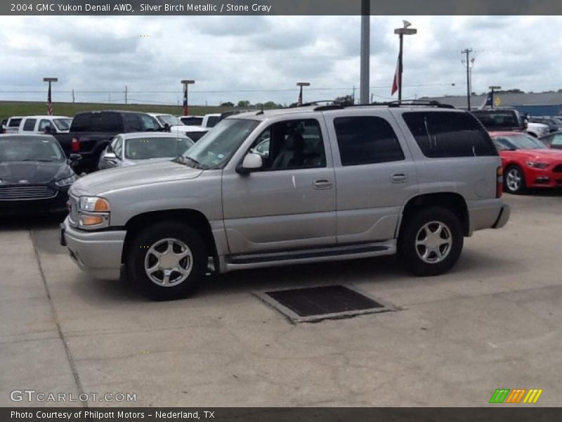 Silver Birch Metallic / Stone Gray 2004 GMC Yukon Denali AWD