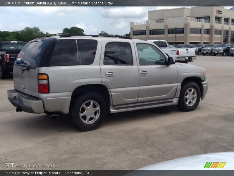 Silver Birch Metallic / Stone Gray 2004 GMC Yukon Denali AWD