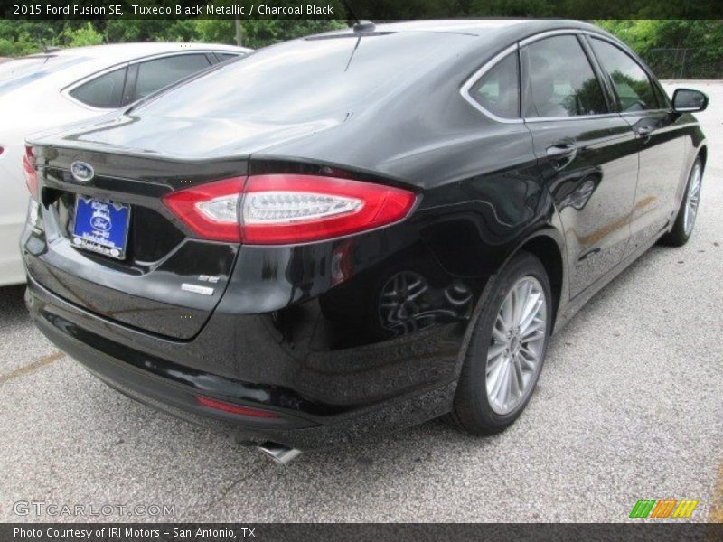 Tuxedo Black Metallic / Charcoal Black 2015 Ford Fusion SE