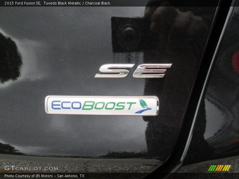 Tuxedo Black Metallic / Charcoal Black 2015 Ford Fusion SE