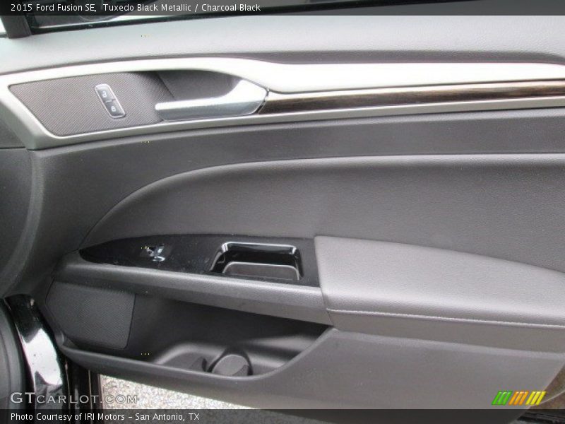 Tuxedo Black Metallic / Charcoal Black 2015 Ford Fusion SE