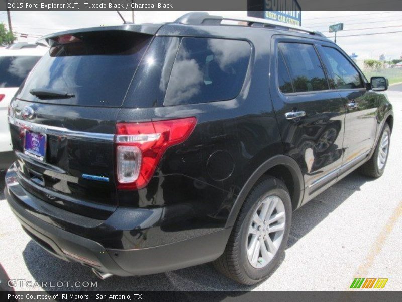 Tuxedo Black / Charcoal Black 2015 Ford Explorer XLT