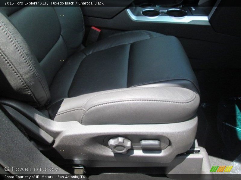 Tuxedo Black / Charcoal Black 2015 Ford Explorer XLT
