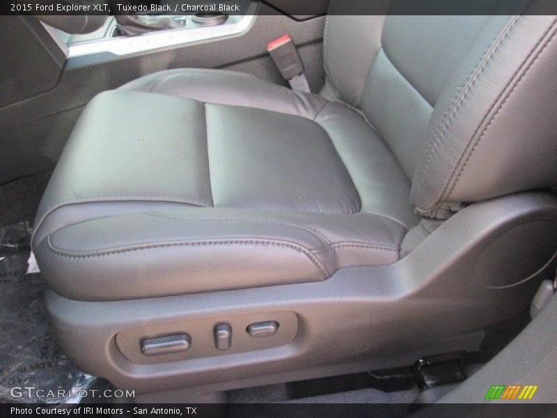 Tuxedo Black / Charcoal Black 2015 Ford Explorer XLT