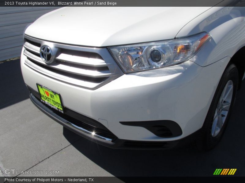 Blizzard White Pearl / Sand Beige 2013 Toyota Highlander V6