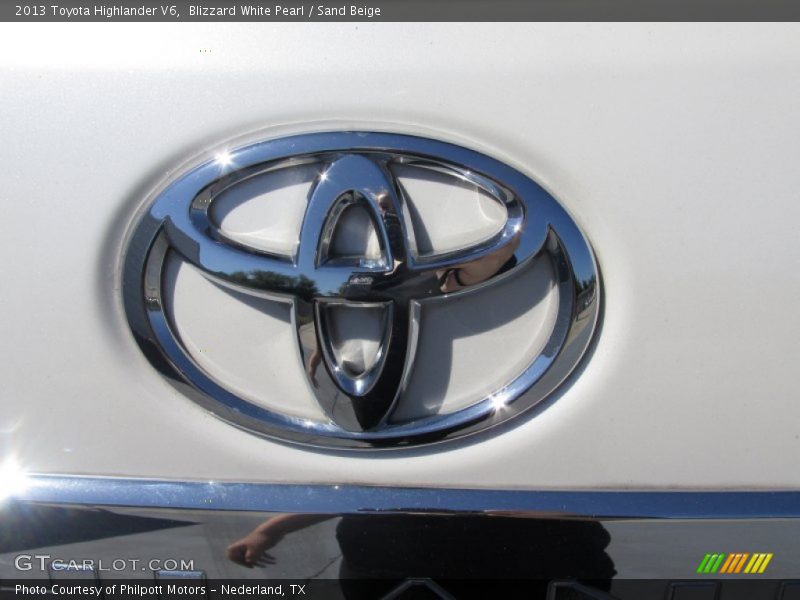 Blizzard White Pearl / Sand Beige 2013 Toyota Highlander V6
