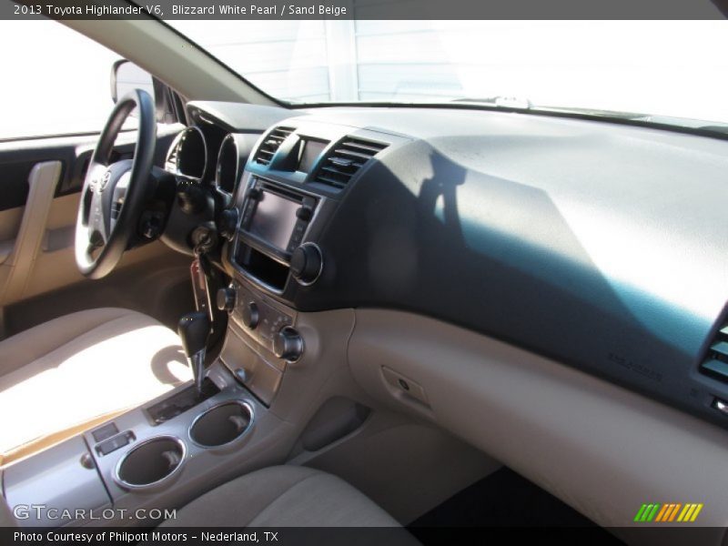 Blizzard White Pearl / Sand Beige 2013 Toyota Highlander V6