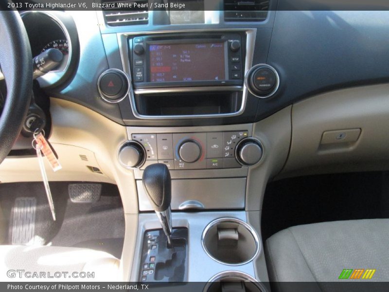 Blizzard White Pearl / Sand Beige 2013 Toyota Highlander V6