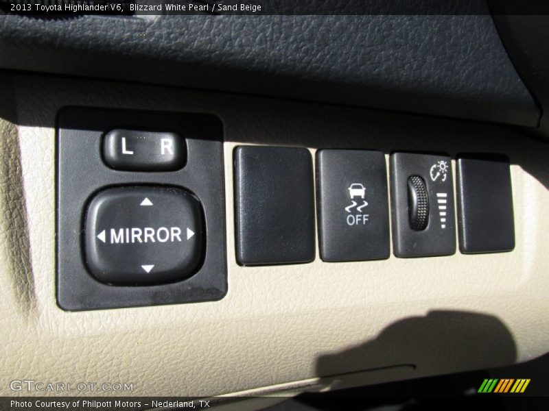 Blizzard White Pearl / Sand Beige 2013 Toyota Highlander V6