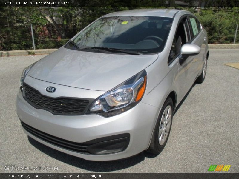 Front 3/4 View of 2015 Rio LX