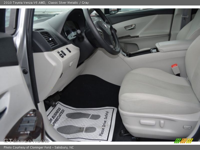 Classic Silver Metallic / Gray 2010 Toyota Venza V6 AWD
