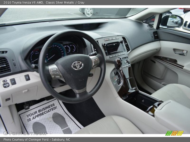 Classic Silver Metallic / Gray 2010 Toyota Venza V6 AWD