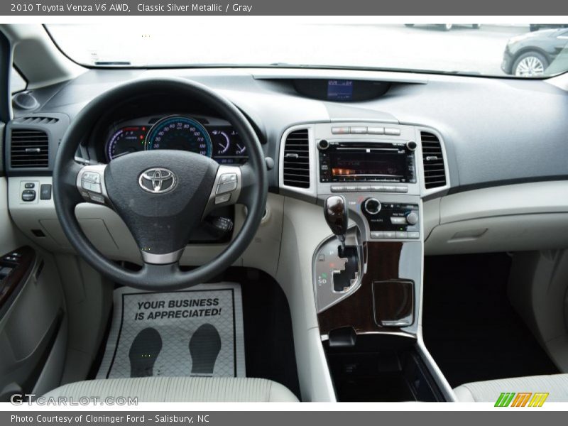 Classic Silver Metallic / Gray 2010 Toyota Venza V6 AWD