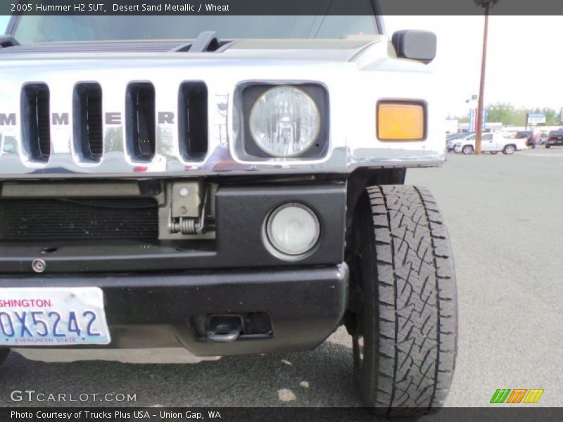 Desert Sand Metallic / Wheat 2005 Hummer H2 SUT