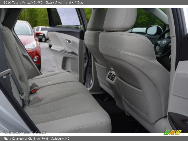 Classic Silver Metallic / Gray 2010 Toyota Venza V6 AWD