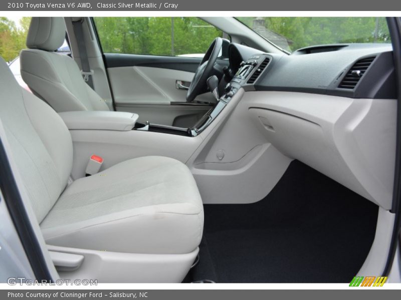 Classic Silver Metallic / Gray 2010 Toyota Venza V6 AWD