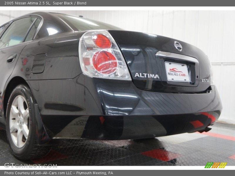 Super Black / Blond 2005 Nissan Altima 2.5 SL