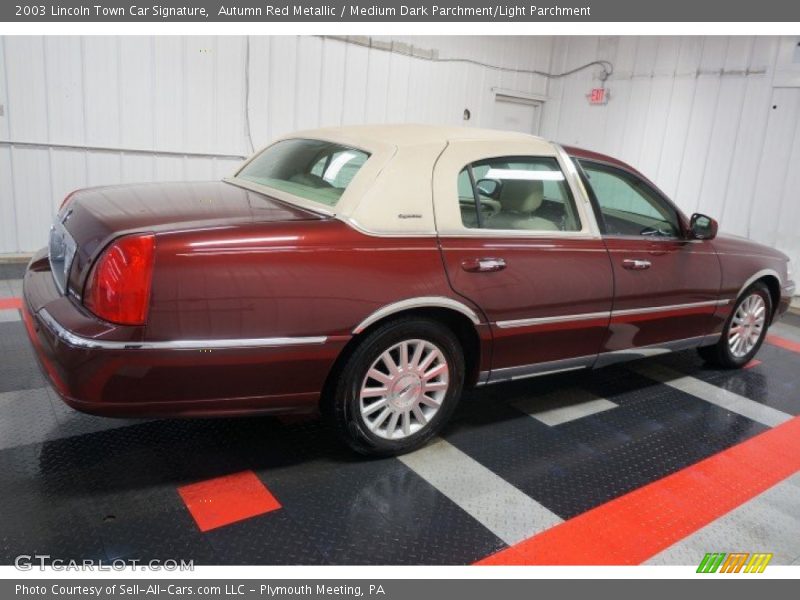 Autumn Red Metallic / Medium Dark Parchment/Light Parchment 2003 Lincoln Town Car Signature