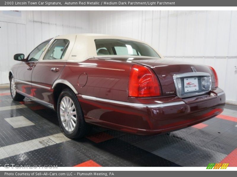 Autumn Red Metallic / Medium Dark Parchment/Light Parchment 2003 Lincoln Town Car Signature