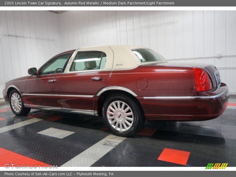 Autumn Red Metallic / Medium Dark Parchment/Light Parchment 2003 Lincoln Town Car Signature