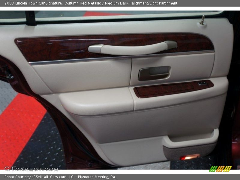 Door Panel of 2003 Town Car Signature