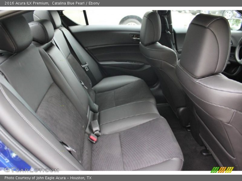 Rear Seat of 2016 ILX Premium