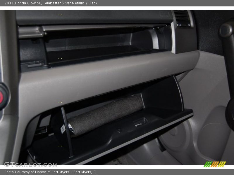 Alabaster Silver Metallic / Black 2011 Honda CR-V SE