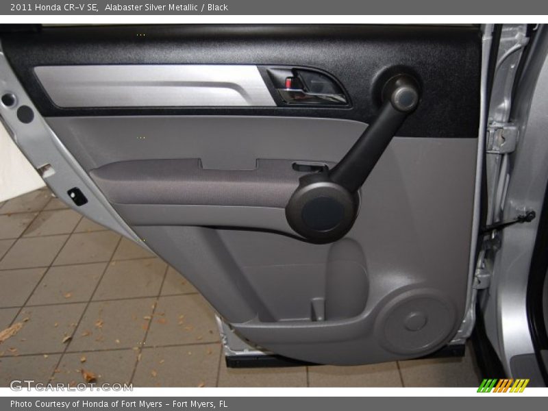 Alabaster Silver Metallic / Black 2011 Honda CR-V SE