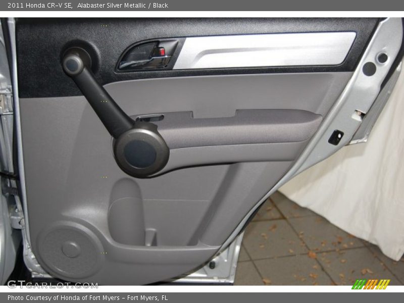 Alabaster Silver Metallic / Black 2011 Honda CR-V SE