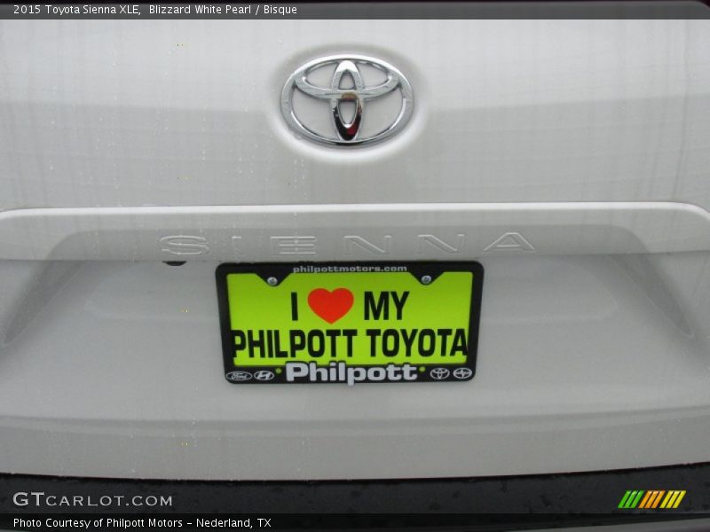 Blizzard White Pearl / Bisque 2015 Toyota Sienna XLE